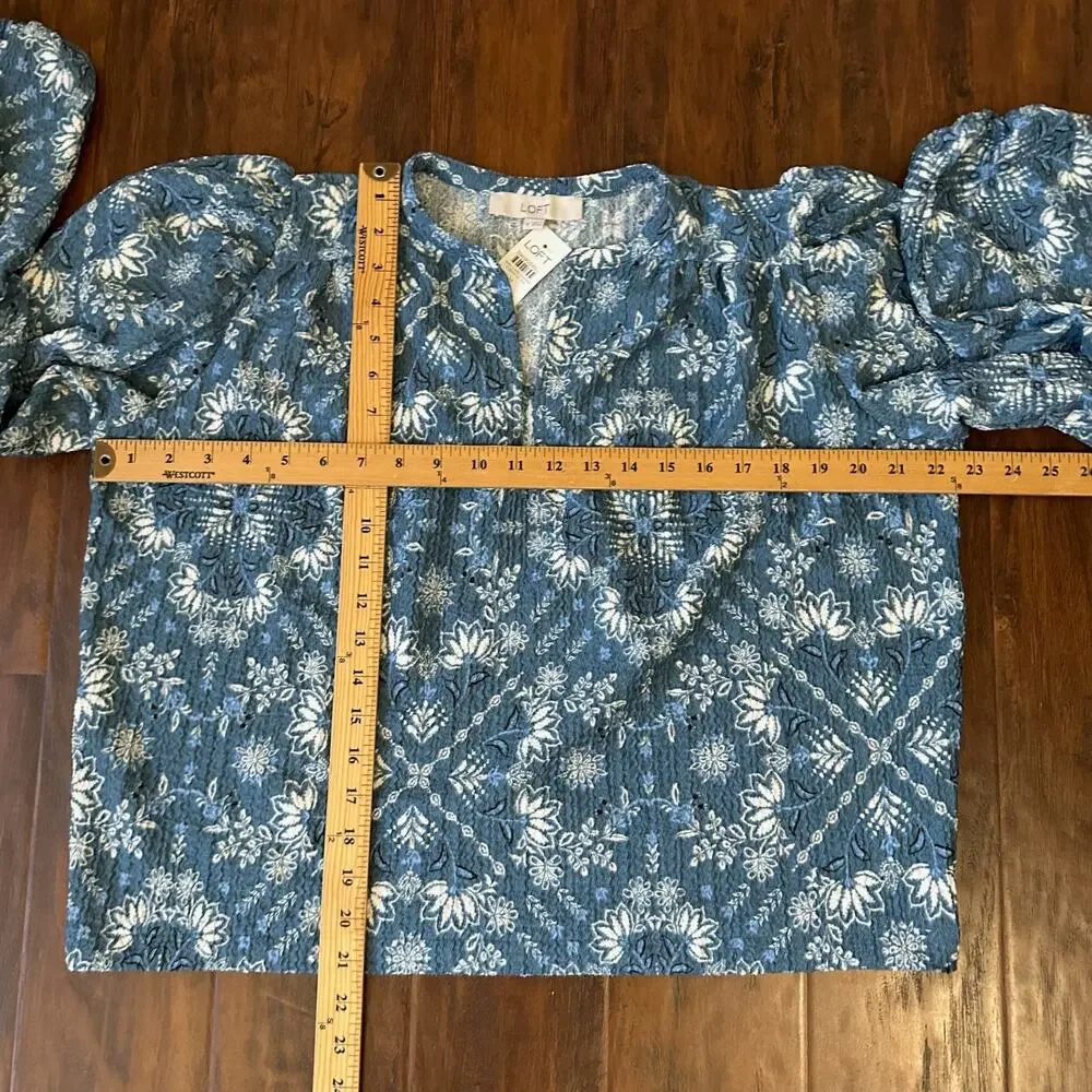 LOFT Blouse Blue Floral Crinkle Knit Split Neck Puff Sleeve Boho NWT